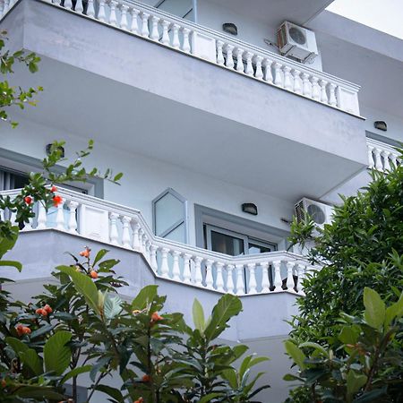 Hotel Fron Sarandë Exteriör bild