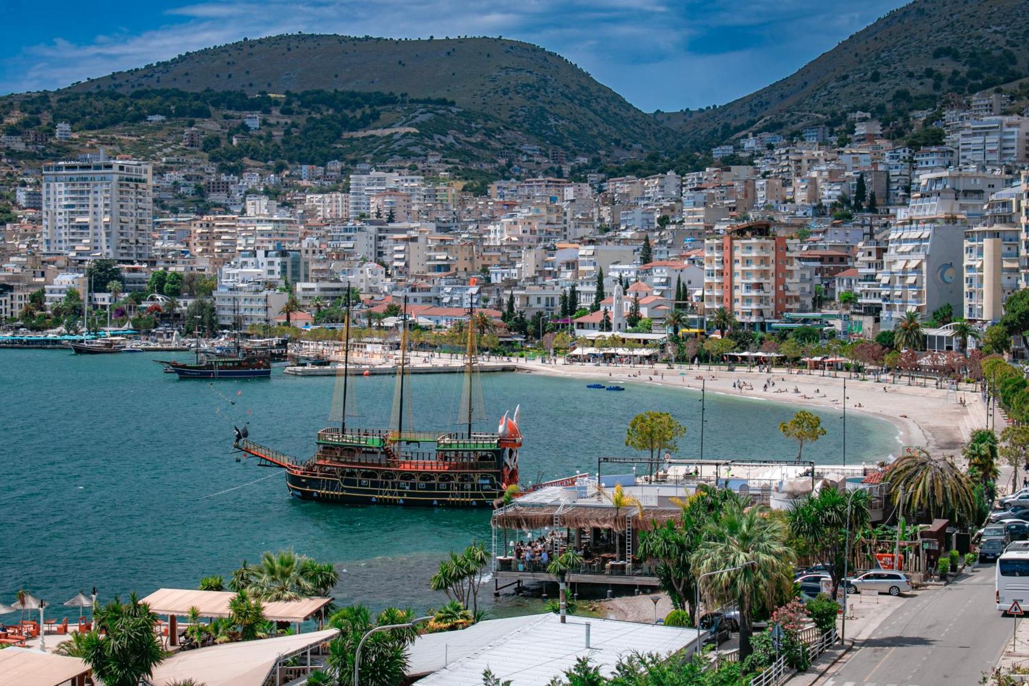 Hotel Fron Sarandë Exteriör bild