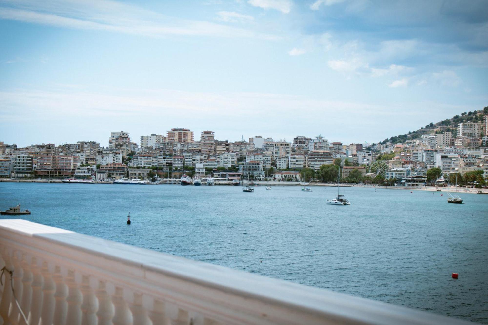 Hotel Fron Sarandë Exteriör bild